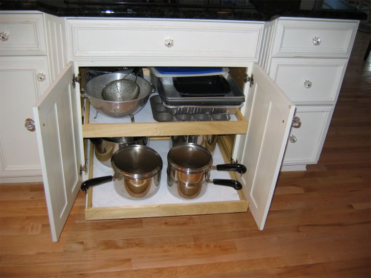 Pull-Out-Tray